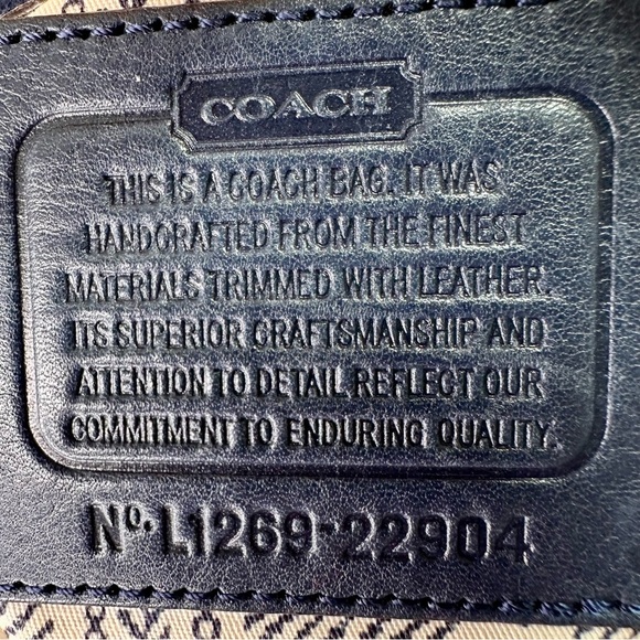 Coach Legacy Vintage Straw Tote in Natural with Navy Leather Trim and Turnlock - Picture 16 of 17